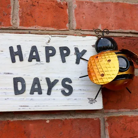Happy Days Apartment